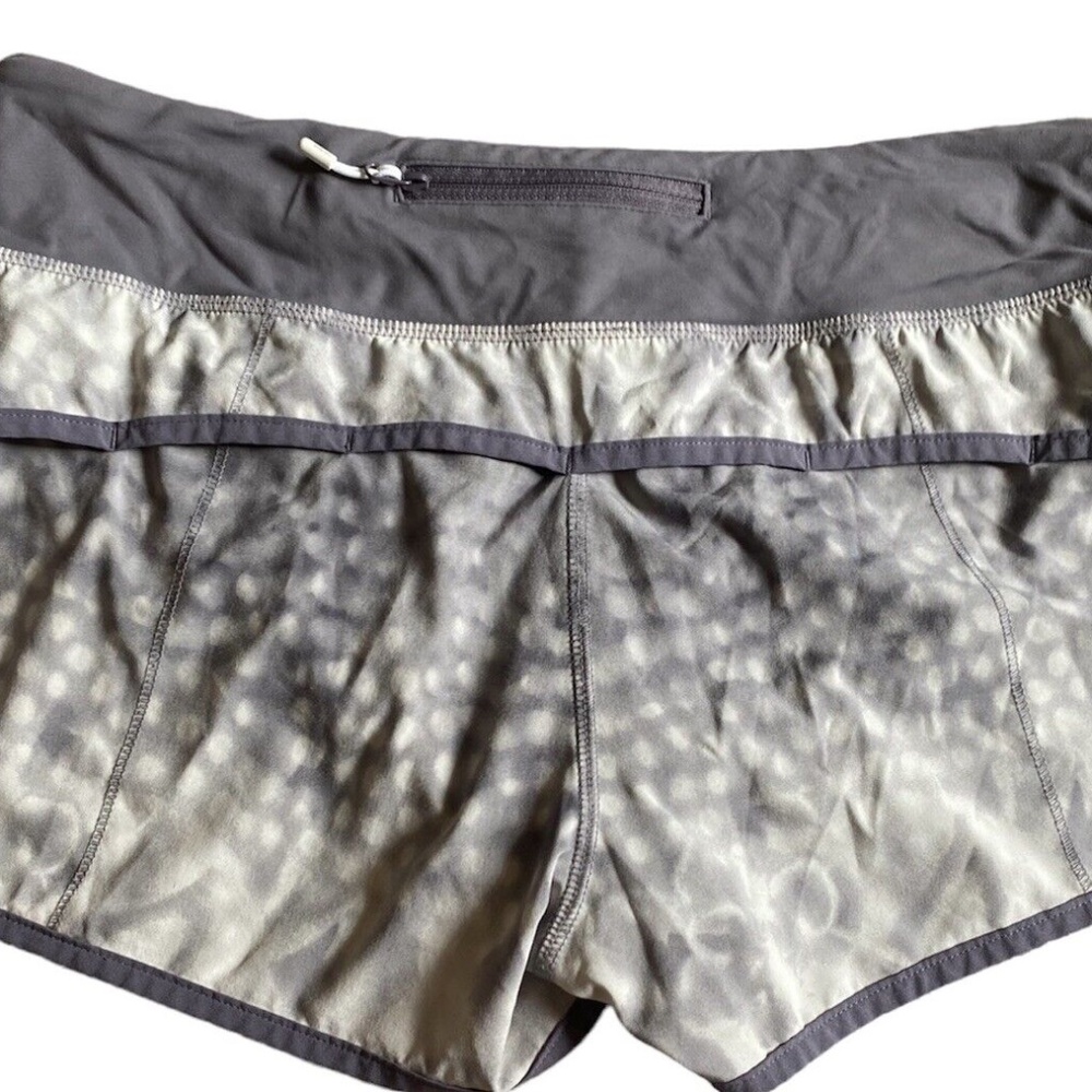 LULULEMON Run Speed Short Snowy Owl Running Track Gym Yoga Walk 2.5" size 6 or 8